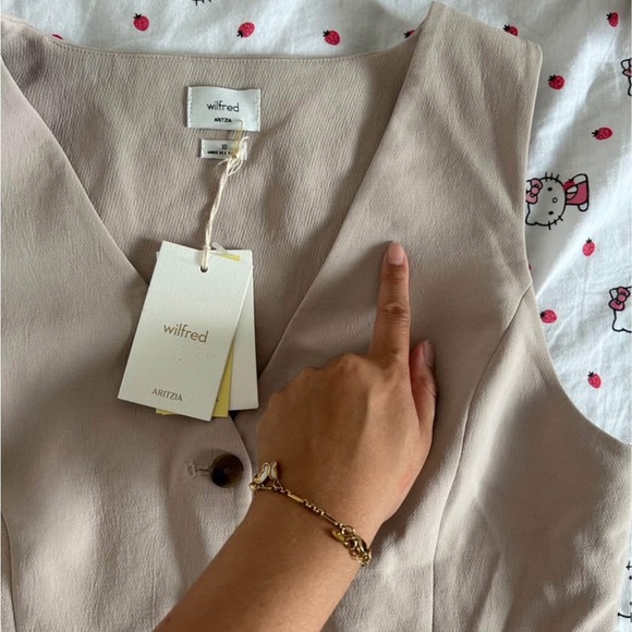 Aritzia Catherine Vest - Picture 4 of 5